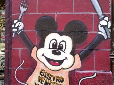 Bistro Vénitien cooking mouse — Street art in Marseille