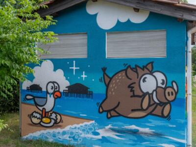Étonnant bassin — Street art de Monsieur Poulet à Arès