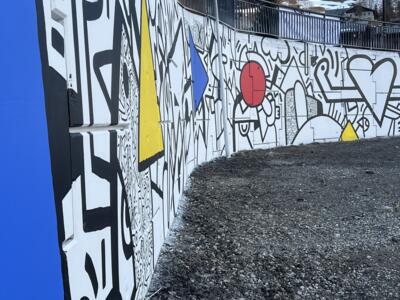 Un regard sans fin — Street art de Maddam à Flumet