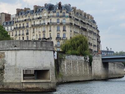 PA_217, Space Invader on Allée des Justes parmi les Nations — Street art by Invader in Paris