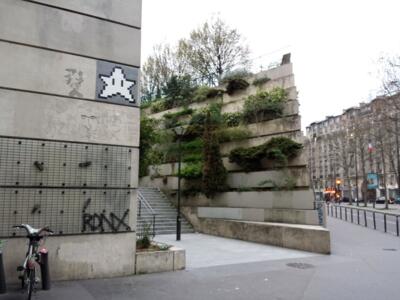 PA_1056, Space Invader on Rue de Charenton — Street art by Invader in Paris
