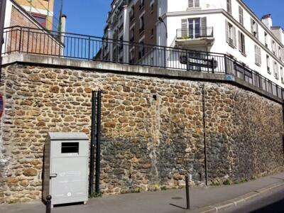 PA_785, Space Invader on 130 Rue de Bagnolet — Street art by Invader in Paris