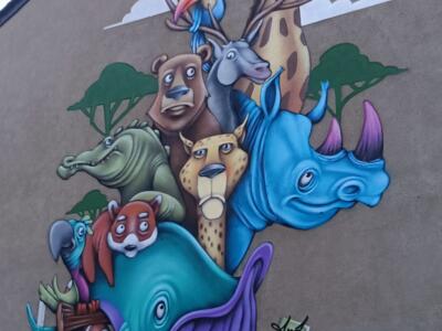 Arche d'animaux sur la vague — Street art de Meskaj à Saint-Brieuc