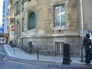 GNV_24, Space Invader on 7 Rue Benjamin-Franklin — Street art by Invader in Genève