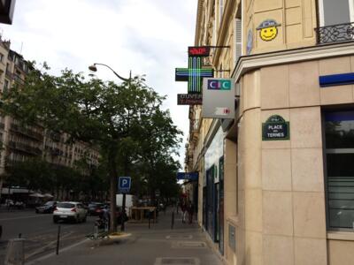 PA_1159, Space Invader on 6 place des Ternes — Street art by Invader in Paris