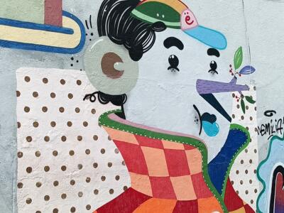 Femme à la robe damier par Gabriel Hune — Street art de Gabriel Hune à Almada