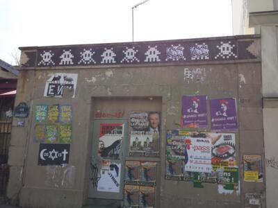 PA_824, Space Invader on 102 Rue de Bagnolet — Street art by Invader in Paris