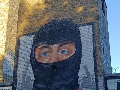 Visage à la cagoule — Street art à Berlin