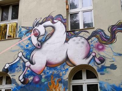 Licorne laser et chat robot — Street art à Düsseldorf