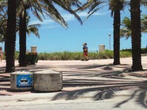 MIA_31, Space Invader de South Beach Boardwalk — Street art de Invader à Miami Beach