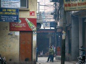 KAT_27, Space Invader de Thamel Marg Kathmandu — Street art de Invader à Kathmandu
