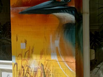 Kingfisher on the Golden Pillar — Street art in Berlin