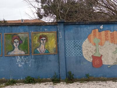 Framed portraits and a stencilled deer — Street art in Lisboa
