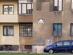 LJU_38, Space Invader de Puharjeva ulica 5 — Street art de Invader à Ljubljana
