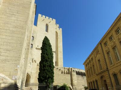 AVI_13, Space Invader on 1 Place du Palais — Street art by Invader in Avignon