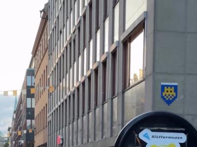 STK_06, Space Invader on Humlegårdsgatan — Street art by Invader in Stockholm