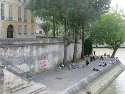 PA_340, Space Invader on 41 Quai de Bourbon — Street art by Invader in Paris