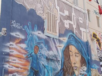Large neighbourhood mural La Belle — Street art in Marseille