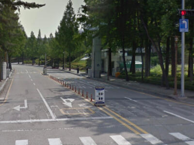 DJN_19, Space Invader on Honam Expressway Branch — Street art by Invader in Daejeon