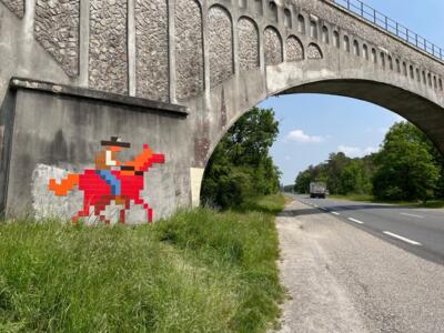 FTBL_15, Space Invader de la route d'Orléans — Street art de Invader à Fontainebleau