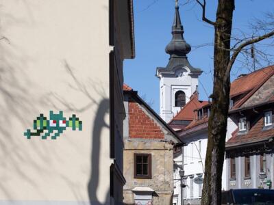 LJU_42, Space Invader on Gornji trg 42 — Street art by Invader in Ljubljana
