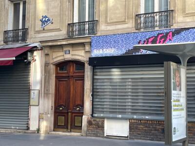 PA_1471, Space Invader on Rue Louis Blanc — Street art by Invader in Paris