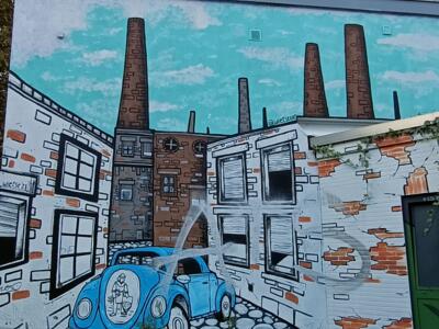 Ehrenfeld industriel et Coccinelle bleue — Street art à Köln