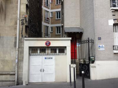 PA_357, Space Invader on 21 Boulevard Lefebvre — Street art by Invader in Paris