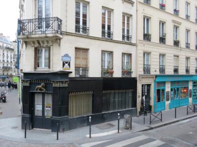 PA_1019, Space Invader on 23 Rue des Vinaigriers — Street art by Invader in Paris
