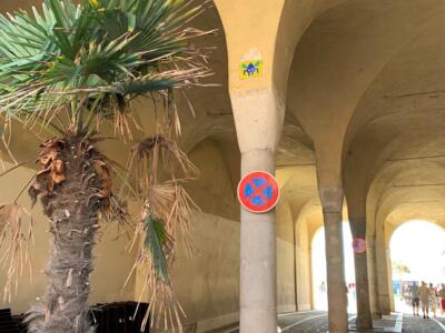 CAZ_14, Space Invader du cours Saleya — Street art de Invader à Nice