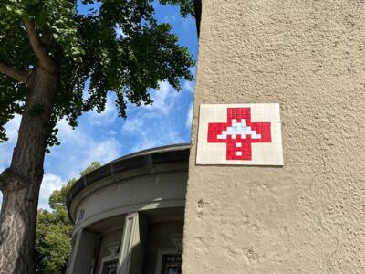 BRN_13, Space Invader on Helvetiaplatz — Street art by Invader in Bern
