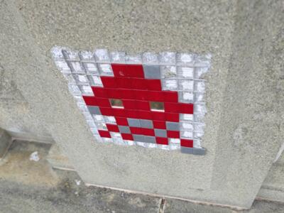 BRN_21, Space Invader on the Münsterplattform — Street art by Invader in Bern