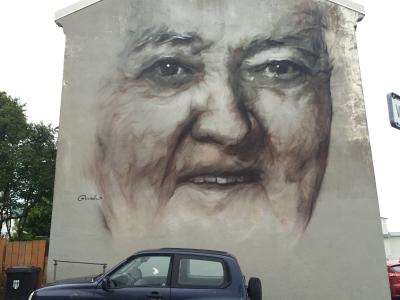 Portrait du grand-père de Seljavegur — Street art de Guido Van Helten à Reykjavík