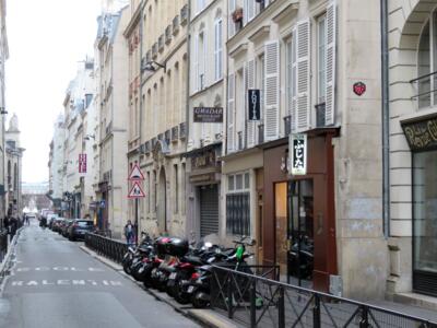 PA_359, Space Invader on 47 Rue St-Roch — Street art by Invader in Paris