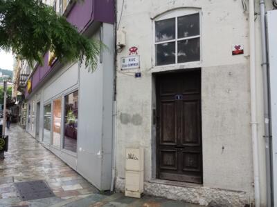 BTA_12, Space Invader de la rue César Campinchi — Street art de Invader à Bastia