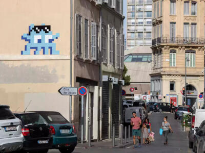 MARS_56, Space Invader de la rue des Consuls — Street art de Invader à Marseille