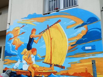 Children under the yellow sail — Street art in Paimpol