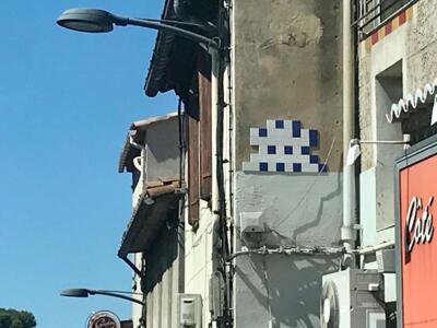 MARS_25, Space Invader de la rue Centrale — Street art de Invader à Marseille