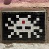 VRN_10, Space Invader on temple de Kashi Vishwanath — Street art by Invader in Varanasi