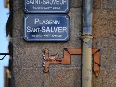 The geometric snake — Street art by Oré in Rennes