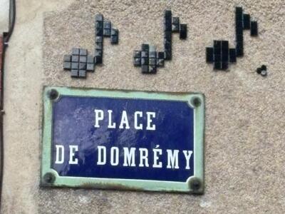 Do, ré, mi de la place de Domrémy — Street art de Mifamosa à Orléans