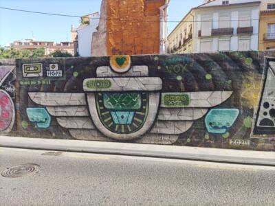 Emblème ailé à cœur vert — Street art à València