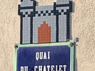 Little Castle on Quai du Châtelet — Street art by Mifamosa in Orléans