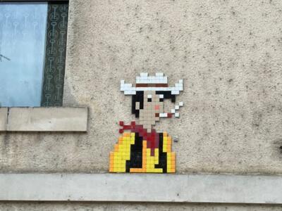 Lucky Luck — Street art by Tag Lady in Orléans