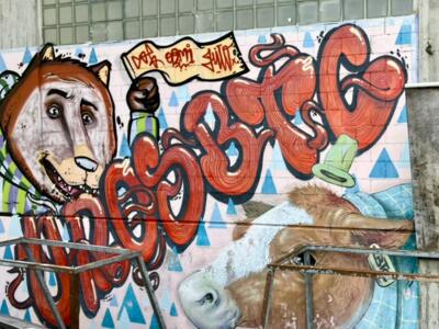 Le chien et le veau, par BTC — Street art à La Chaux-de-Fonds