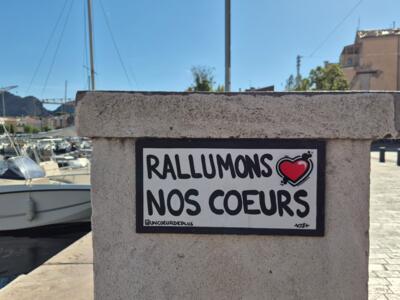 Let's rekindle our hearts, Un Cœur de Plus — Street art by Un Coeur de Plus in La Ciotat