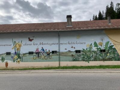 Bienvenue dans les Montagnes neuchâteloises — Street art de Carolus à Le Locle