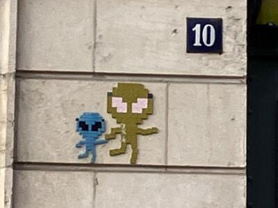 Aliens — Street art de Mr Djoul à Orléans