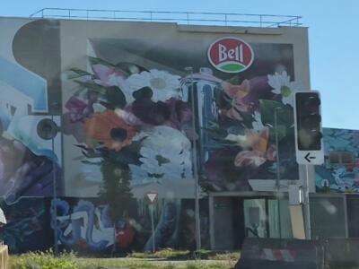 Bouquet around a spray can — Street art by Bane, Chromeo in Basel