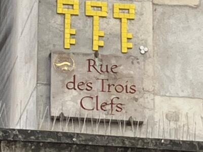 Rue des 3 clefs — Street art de Mifamosa à Orléans